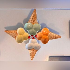 WILLIAMS-SONOMA ICE CREAM CONE BOWLS SET OF 4 CERAMIC DESSERT DISHES